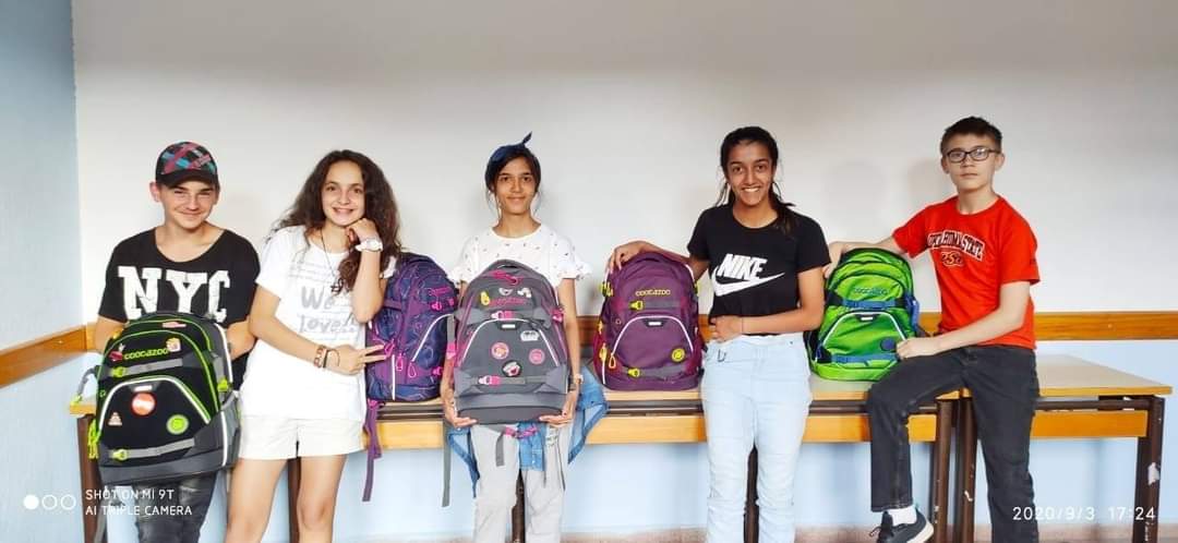 CFN Albania dhuron 250 çanta dhe mjete shkollore për fëmijët e Pogradecit