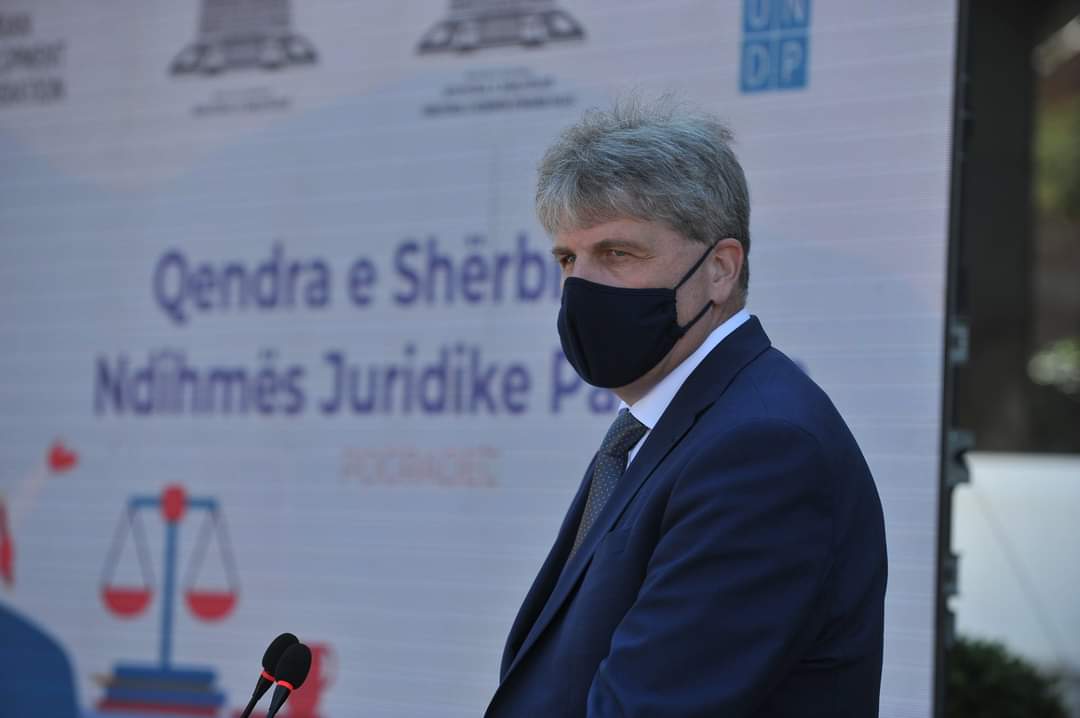 Ministrja e Drejtësisë znj. Etilda Gjonaj dhe Kryetari i Bashkisë inagurojnë zyrën juridike falas për qytetarët.