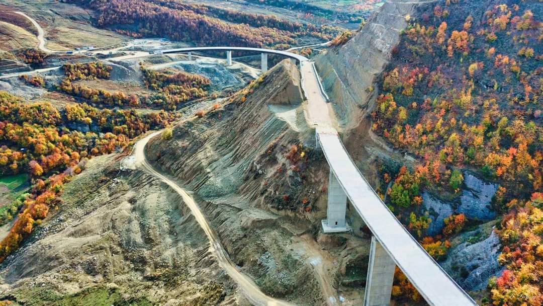 Përfundon një prej urave më të mëdha në aksin Qukës-Qafë Plloçë.