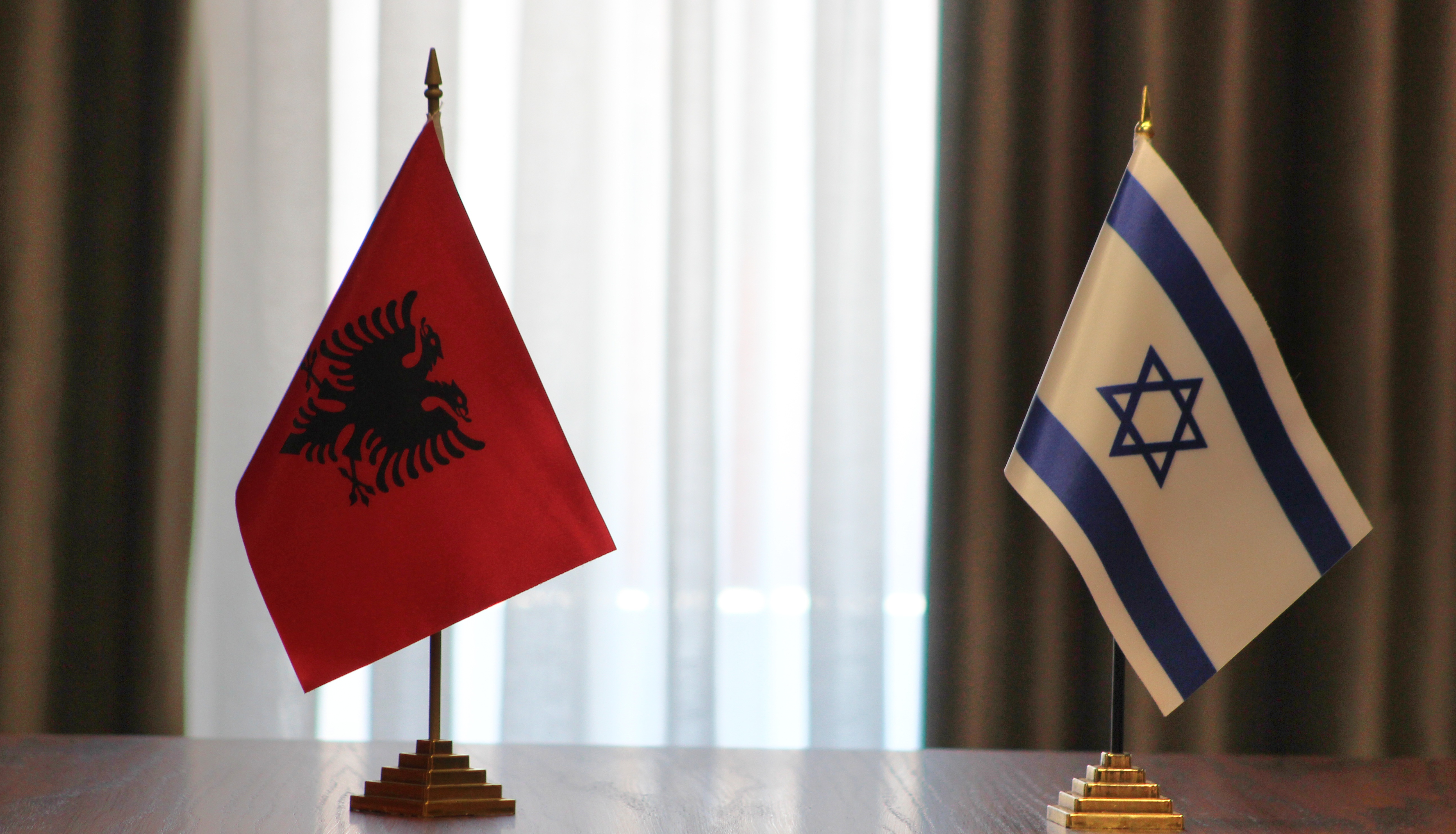 Ambasadorja e Izraelit viziton Bashkinë Pogradec, garanton mbështetje